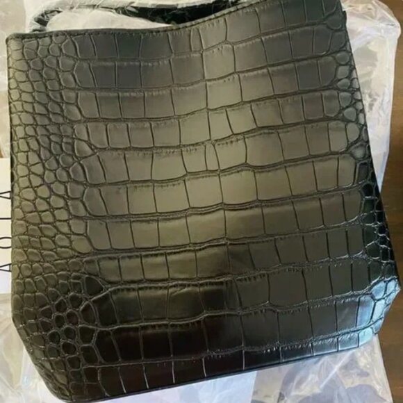 AOTA Elena Vegan Leather Croc Embossed Bucket Crossbody Bag Black - Picture 5 of 5